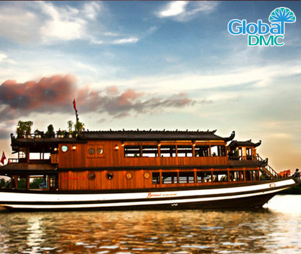 Saigon afternoon spa and cruise dinner in BonSai boat