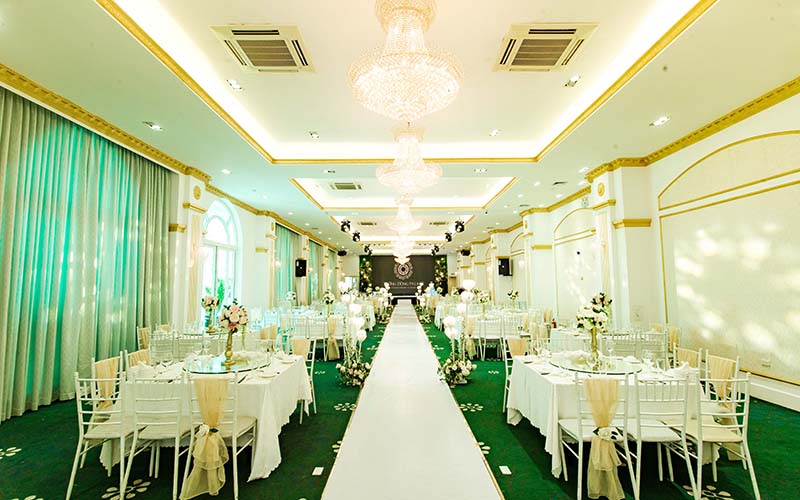 Trong Dong Quan Su Convention Centres