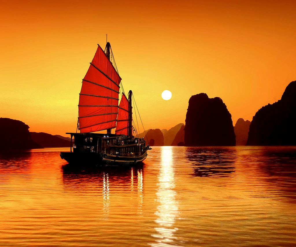 OVERNIGHT BOAT CRUISE ON HALONG BAY