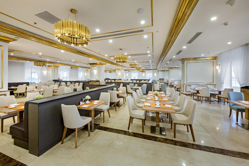 Dining Danang Golden Bay